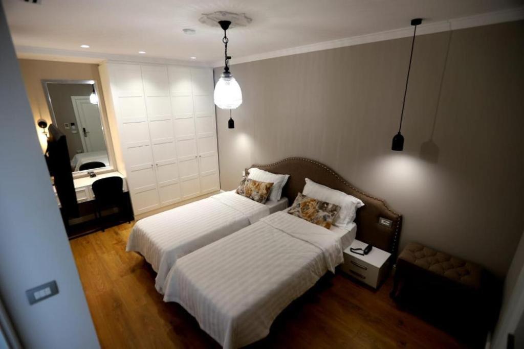 Boutique Hotel Whisky Tiranë Bilik gambar