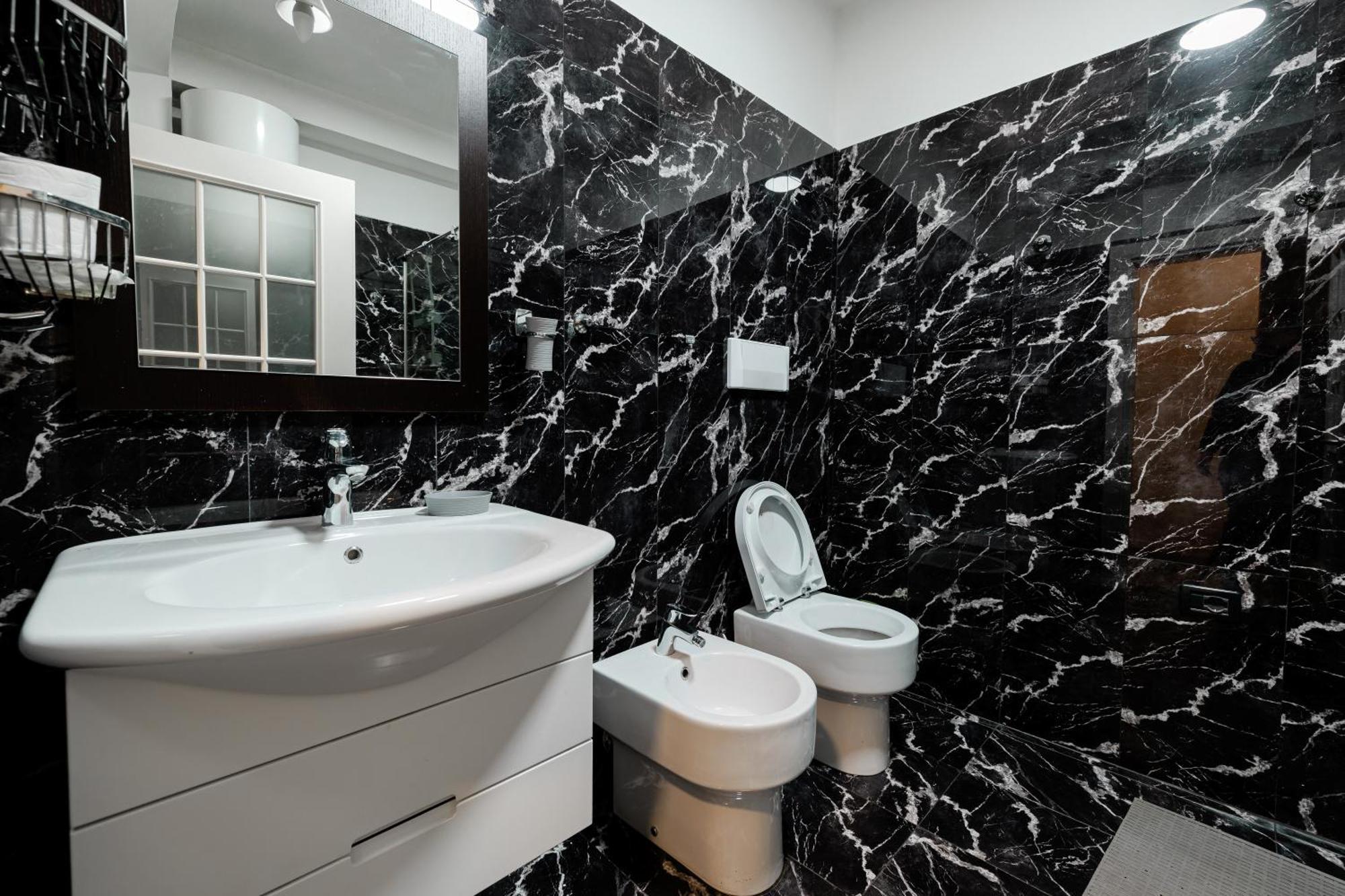 Boutique Hotel Whisky Tiranë Bilik gambar