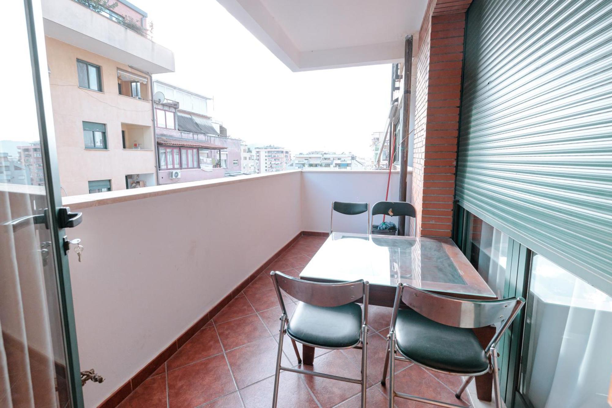 Boutique Hotel Whisky Tiranë Bilik gambar